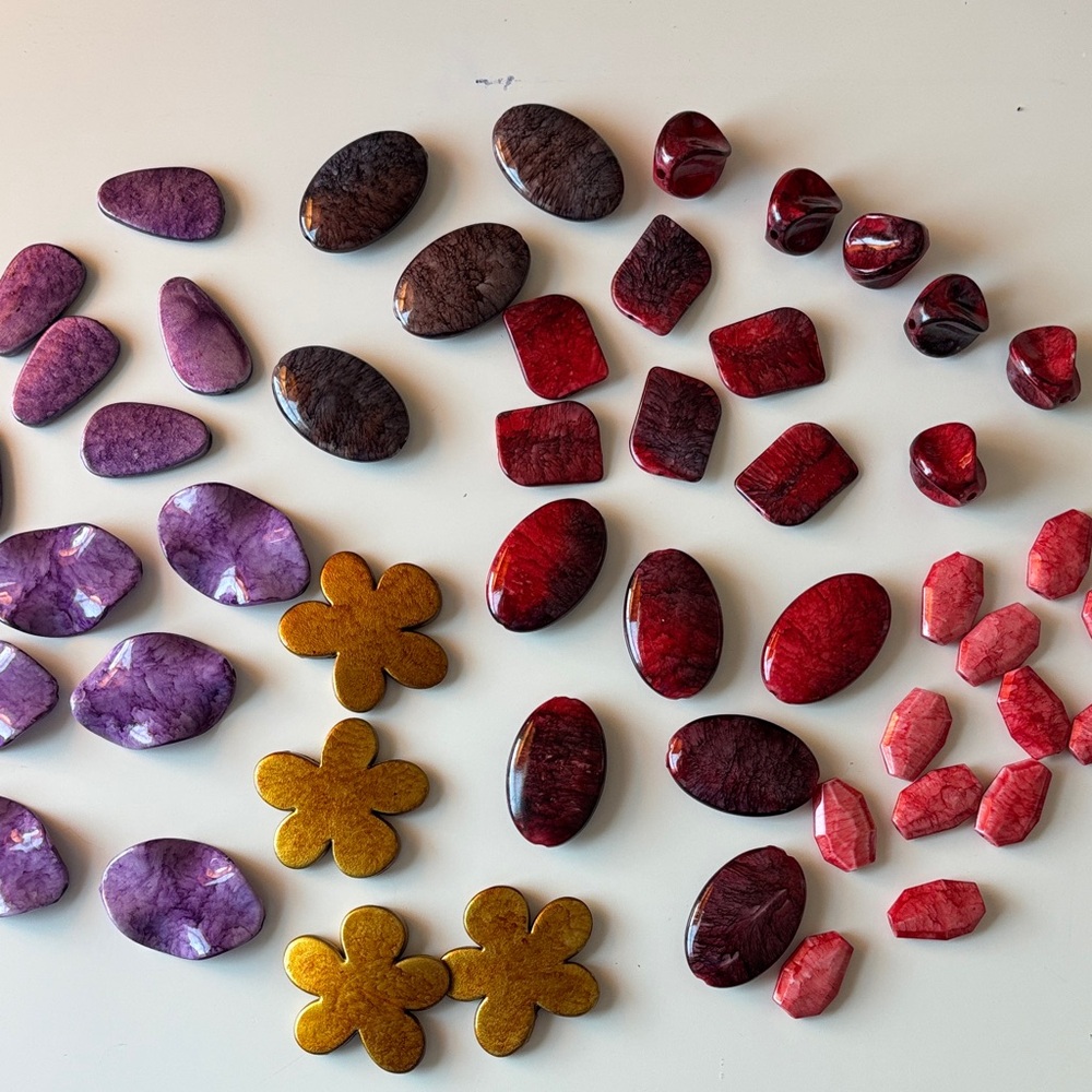 50 Mixed Resin Gemstone Beads Lot in Purple, Red, Gold for Jewelry